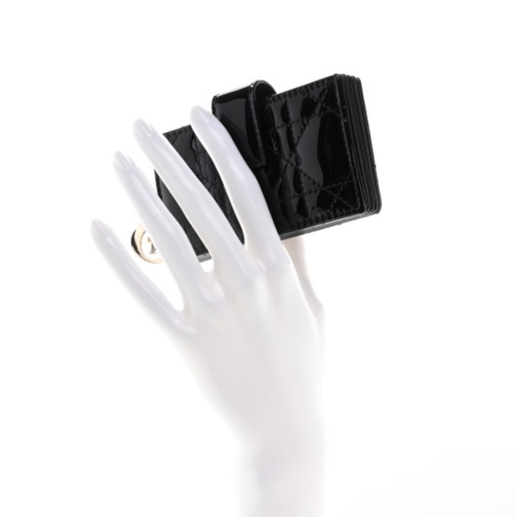 🔥 CHRISTIAN DIOR 🔥 Like new , full inclusion WALLET ‘24 - Picture 4 of 11